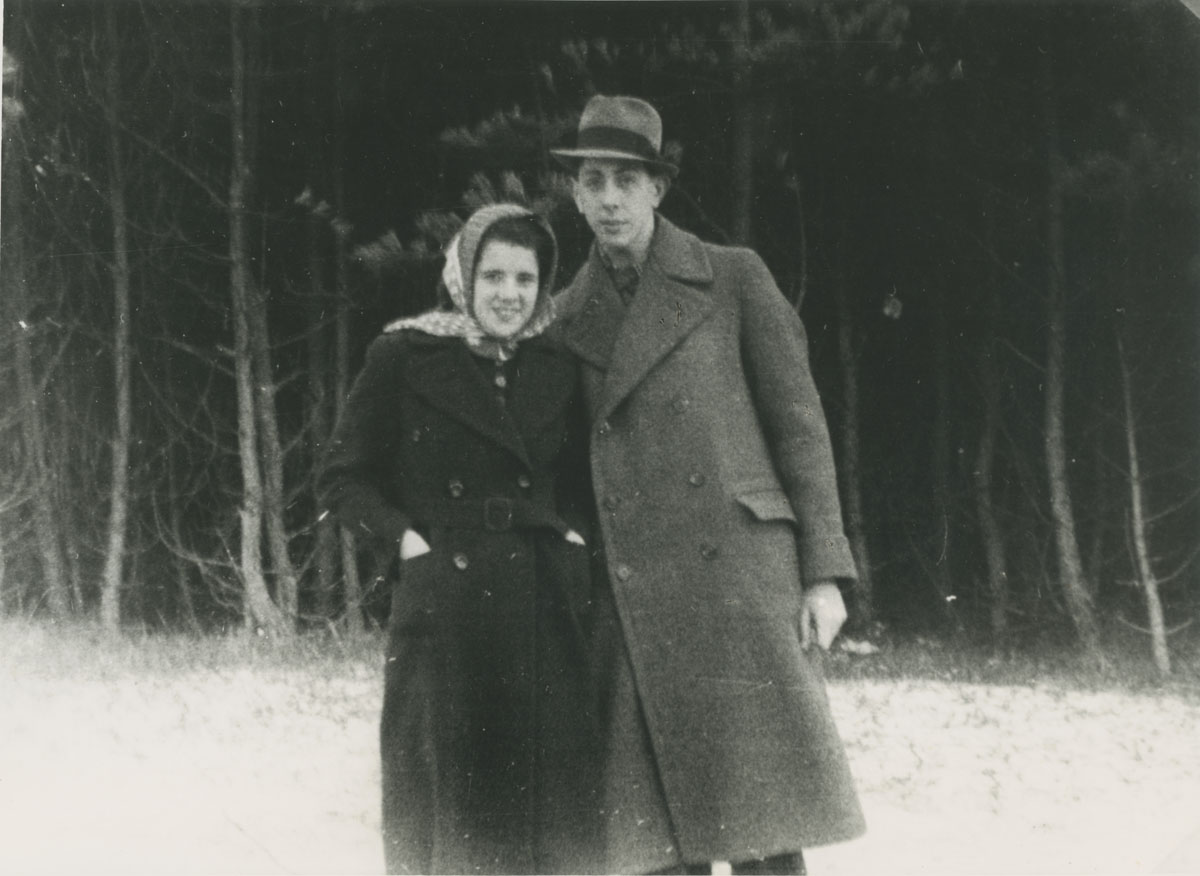 Eva Alsberg mit Bruder Fritz in den Niederlanden
